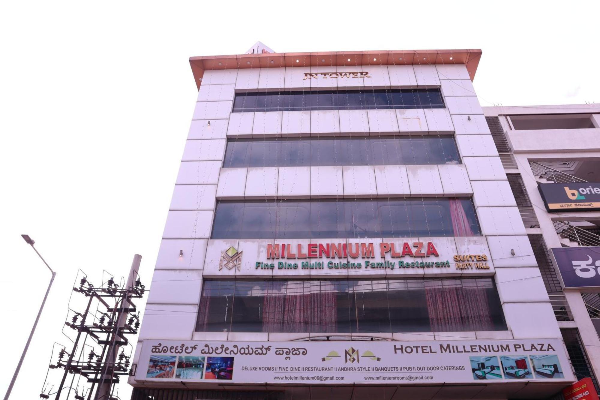 Hotel Millennium Plaza à Kammasandra Extérieur photo